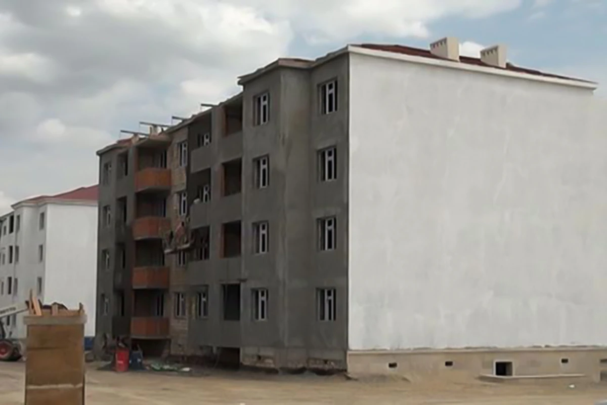 Məcburi köçkünlər üçün yeni yaşayış kompleksi salınır - VİDEO