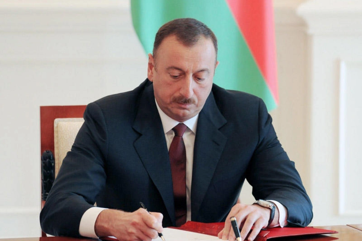 Prezident iki dənizçiyə fəxri ad verdi