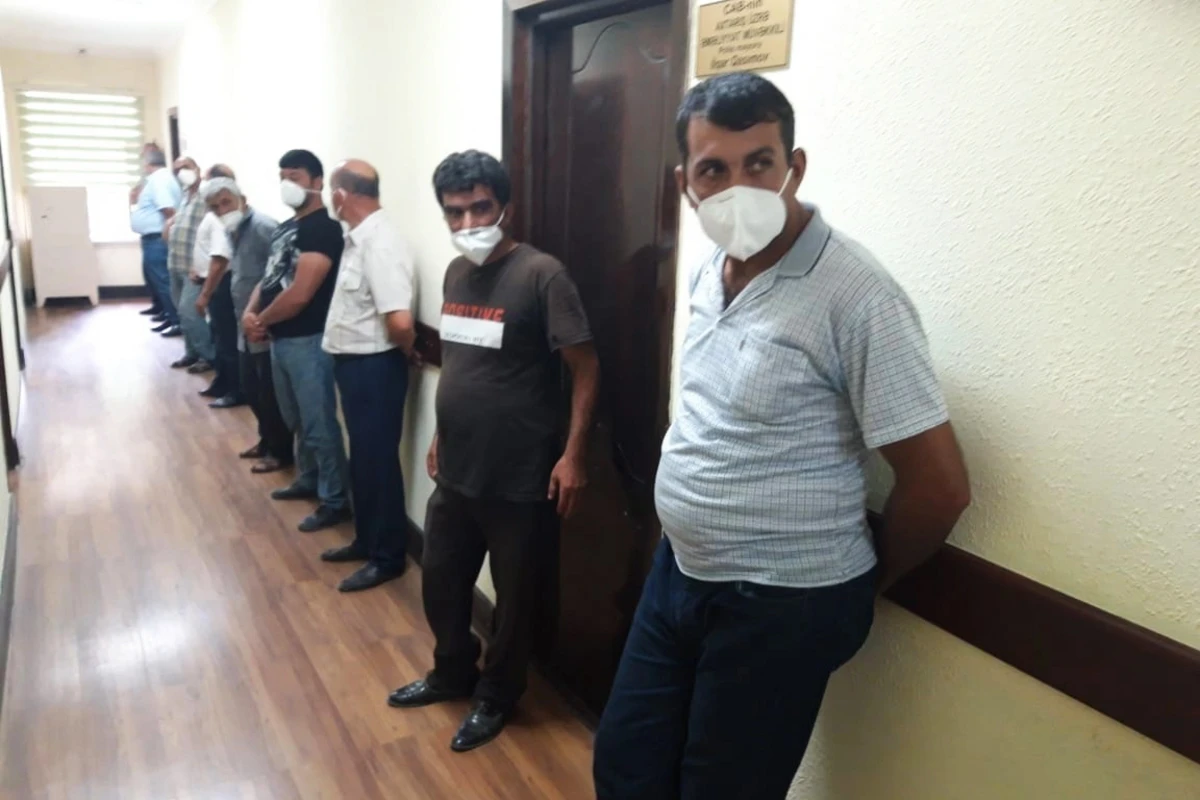 В Азербайджане полиция нагрянула на торжество по случаю обрезания: гости оштрафованы - ФОТО