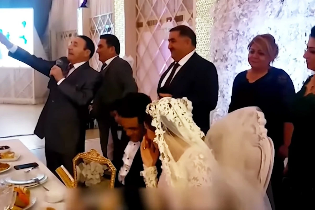 Koronavirusdan ölən Xalq artistinin mediada olmayan görüntüləri - VİDEO Koronavirusdan ölən Xalq artistinin mediada olmayan görüntüləri - VİDEO