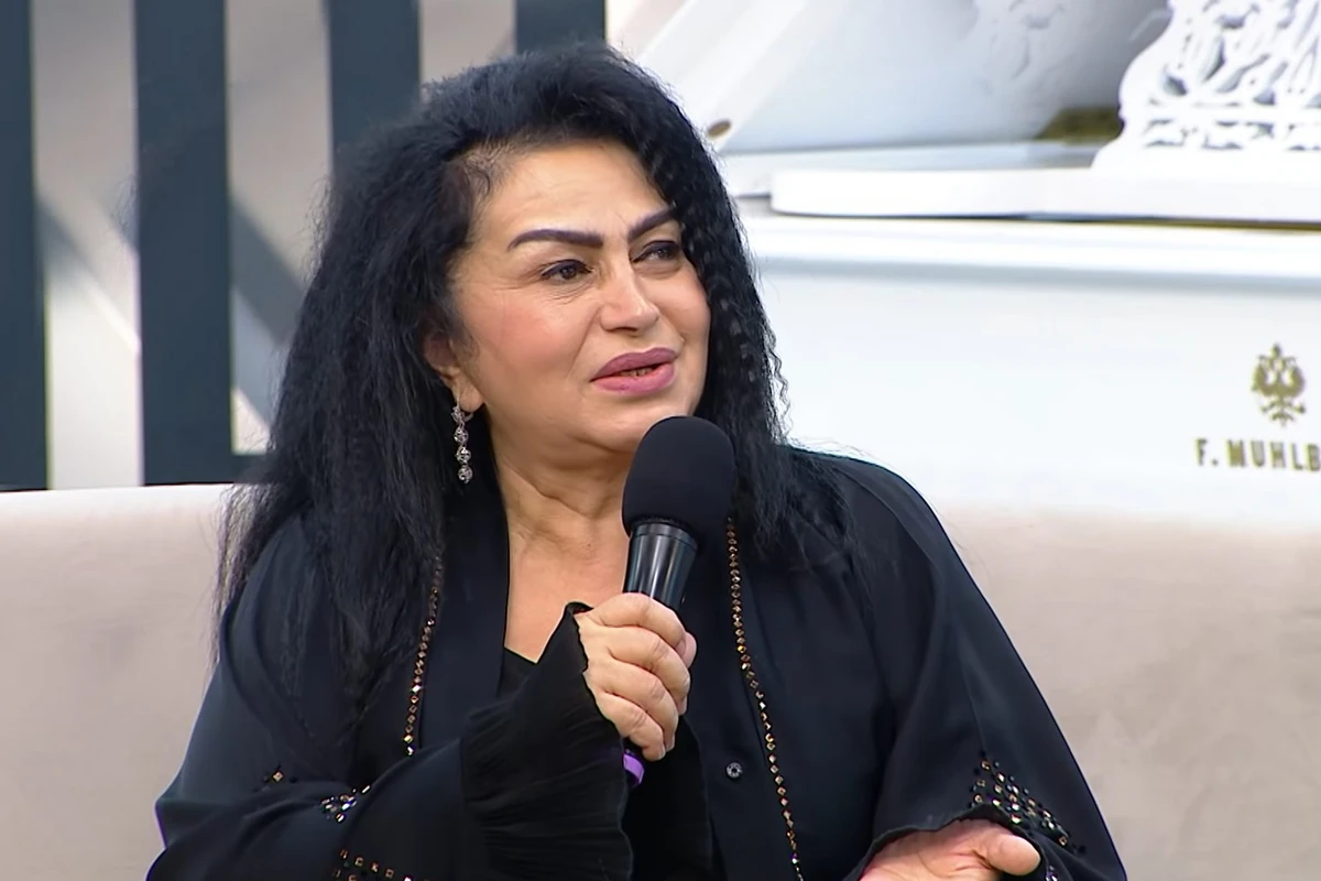 Firuzə İbadovanın bahalı brilyant qolbağı oğurlandı, şübhələndiyi şəxs var - VİDEO Firuzə İbadovanın bahalı brilyant qolbağı oğurlandı, şübhələndiyi şəxs var - VİDEO