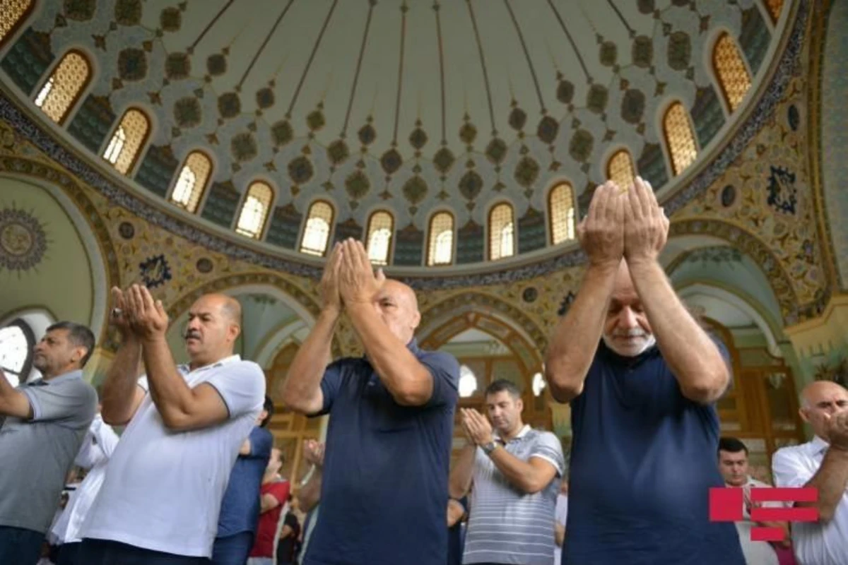 Qurban bayramında 4 gün iş olmayacaq Qurban bayramında 4 gün iş olmayacaq