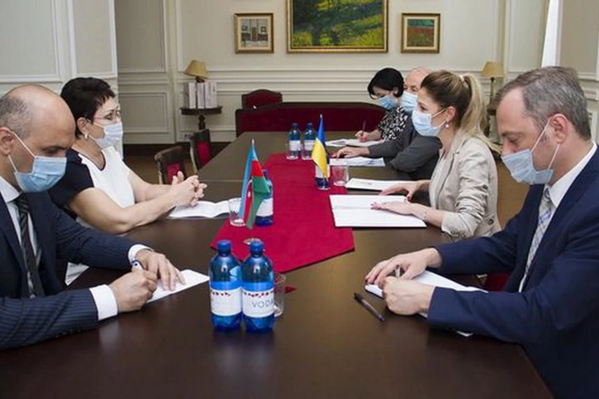Украина поблагодарила Азербайджан Украина поблагодарила Азербайджан
