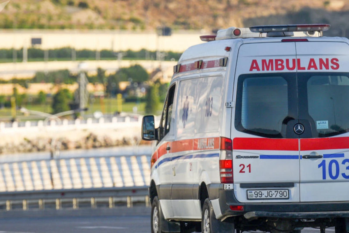 Baba dəryazla 13 yaşlı nəvəsinin ayağını kəsib Baba dəryazla 13 yaşlı nəvəsinin ayağını kəsib
