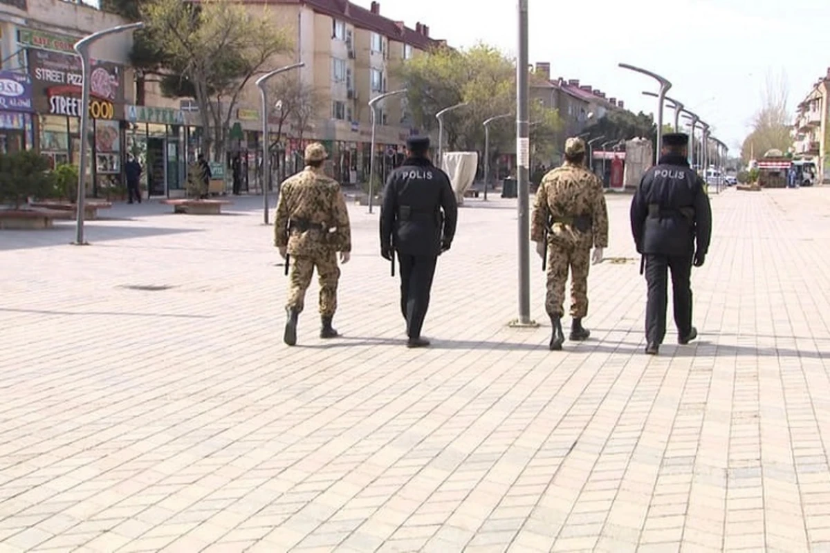 Bakıda xidmətdə olan hərbi qulluqçuya hörmətsizlik edən şəxs saxlanılıb - VİDEO Bakıda xidmətdə olan hərbi qulluqçuya hörmətsizlik edən şəxs saxlanılıb - VİDEO