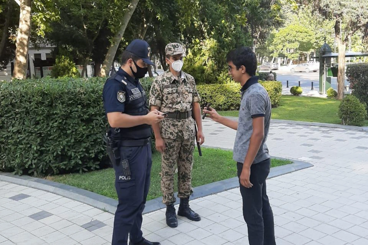 Bakı polisi reyd keçirir - FOTO