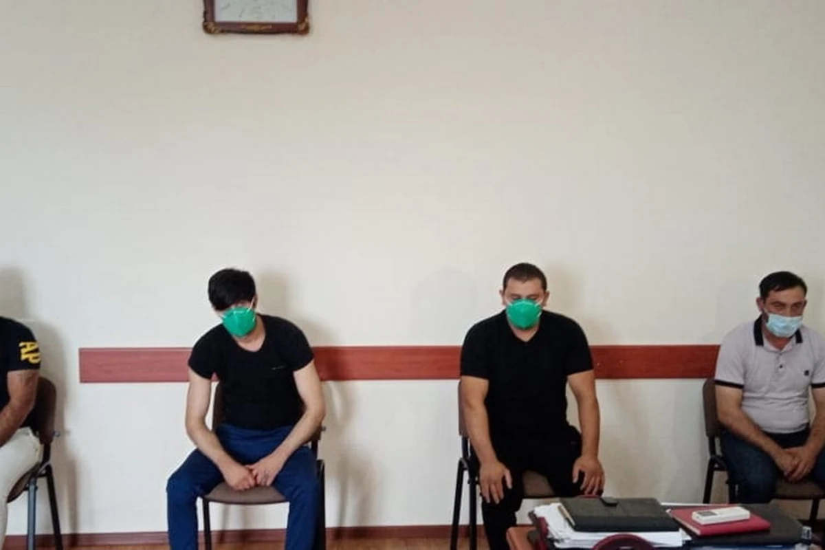 Mal-qara oğurlamaqda şübhəli bilinən dəstə ələ keçdi Mal-qara oğurlamaqda şübhəli bilinən dəstə ələ keçdi