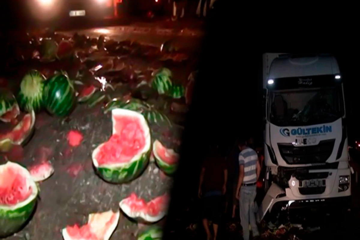 Bakıya gətirilən 3 ton qarpız magistral yola dağıldı - FOTO Bakıya gətirilən 3 ton qarpız magistral yola dağıldı - FOTO