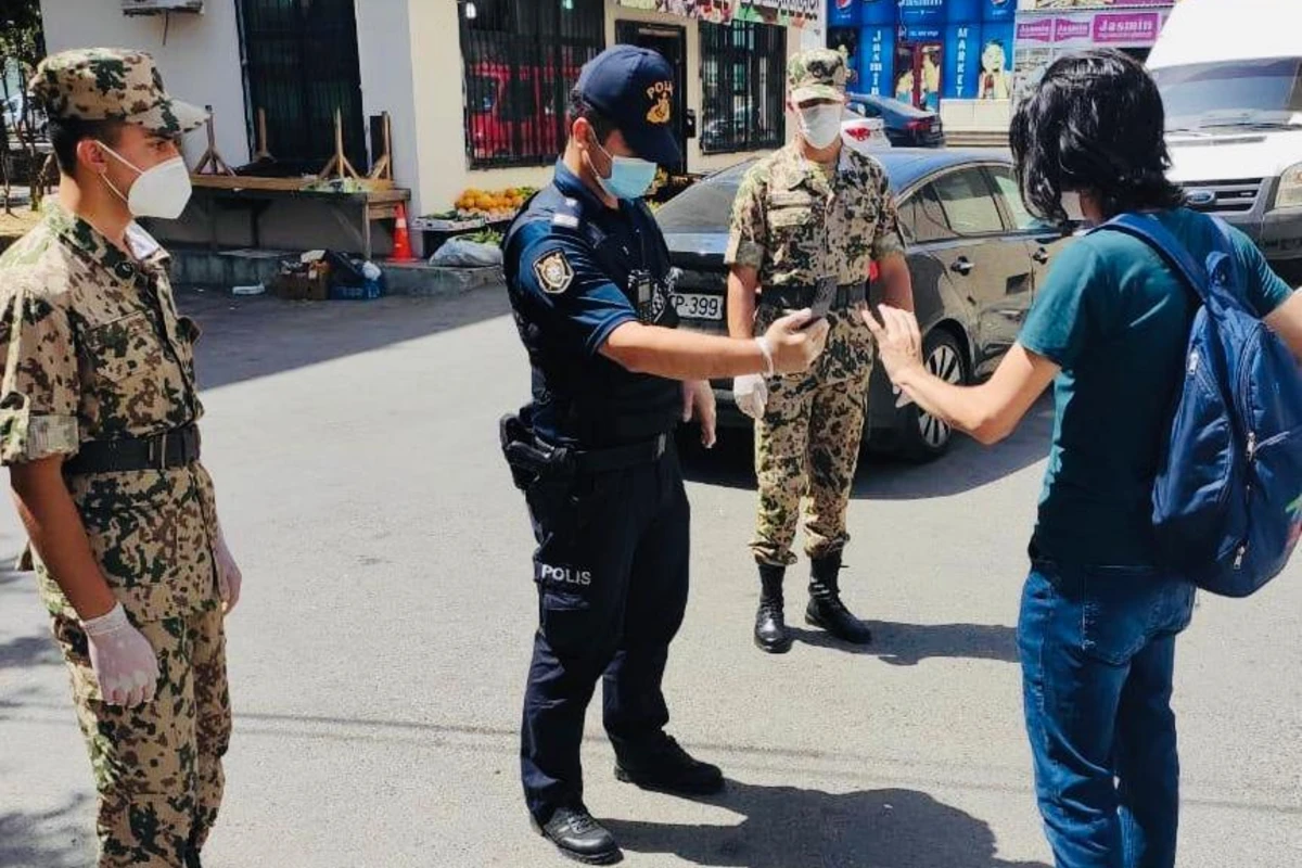 В Баку оштрафовали нарушителей карантина - ФОТО