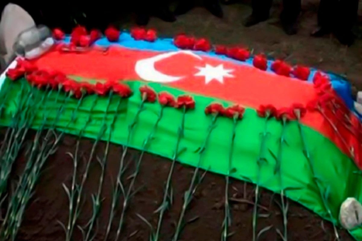 Baş əsgər də torpağa tapşırıldı Baş əsgər də torpağa tapşırıldı