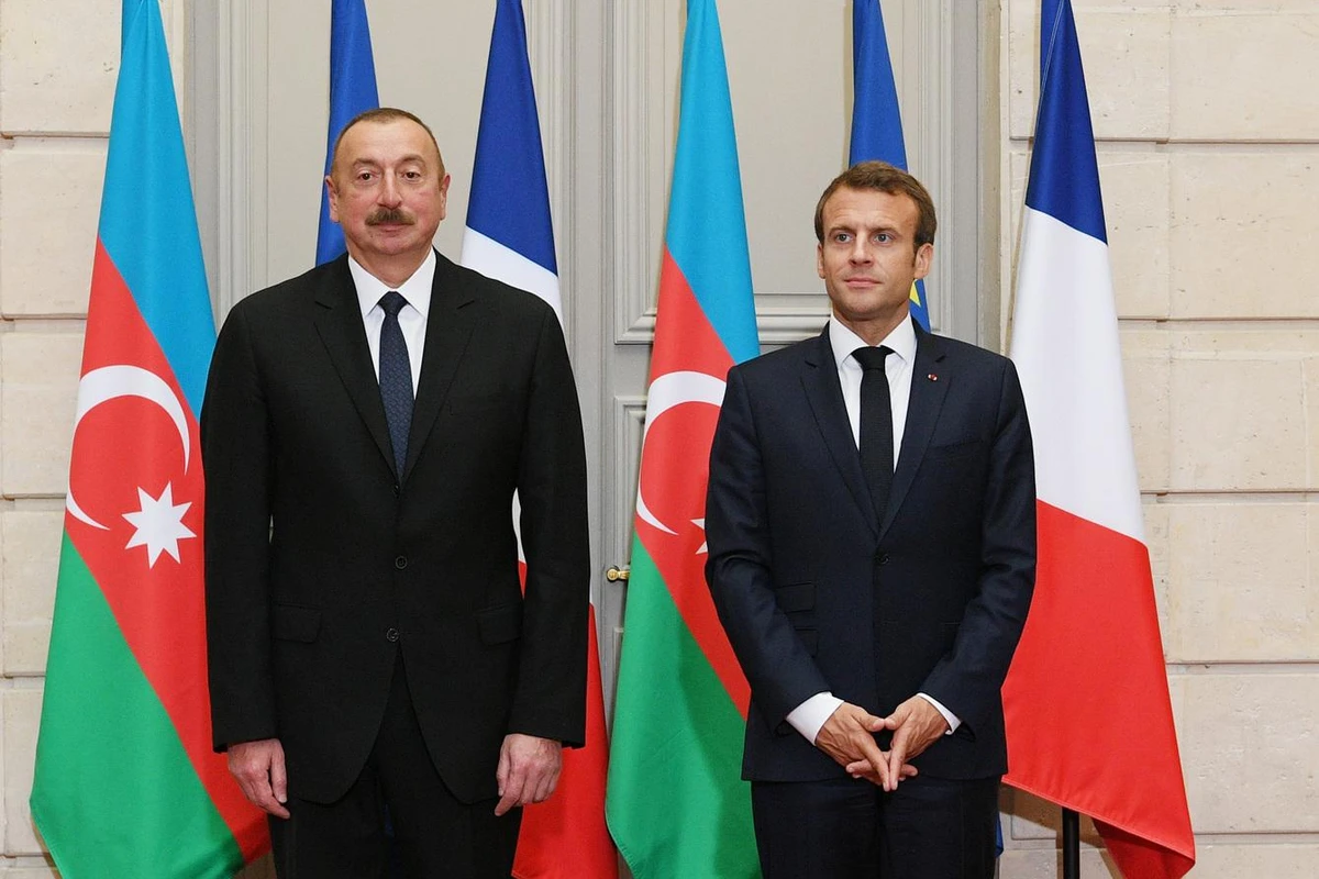 İlham Əliyev Emmanuel Makrona məktub yazıb İlham Əliyev Emmanuel Makrona məktub yazıb
