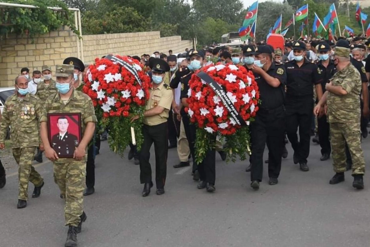 Şəhid gizirimiz Yaşar Babayev dəfn edildi - FOTO Şəhid gizirimiz Yaşar Babayev dəfn edildi - FOTO