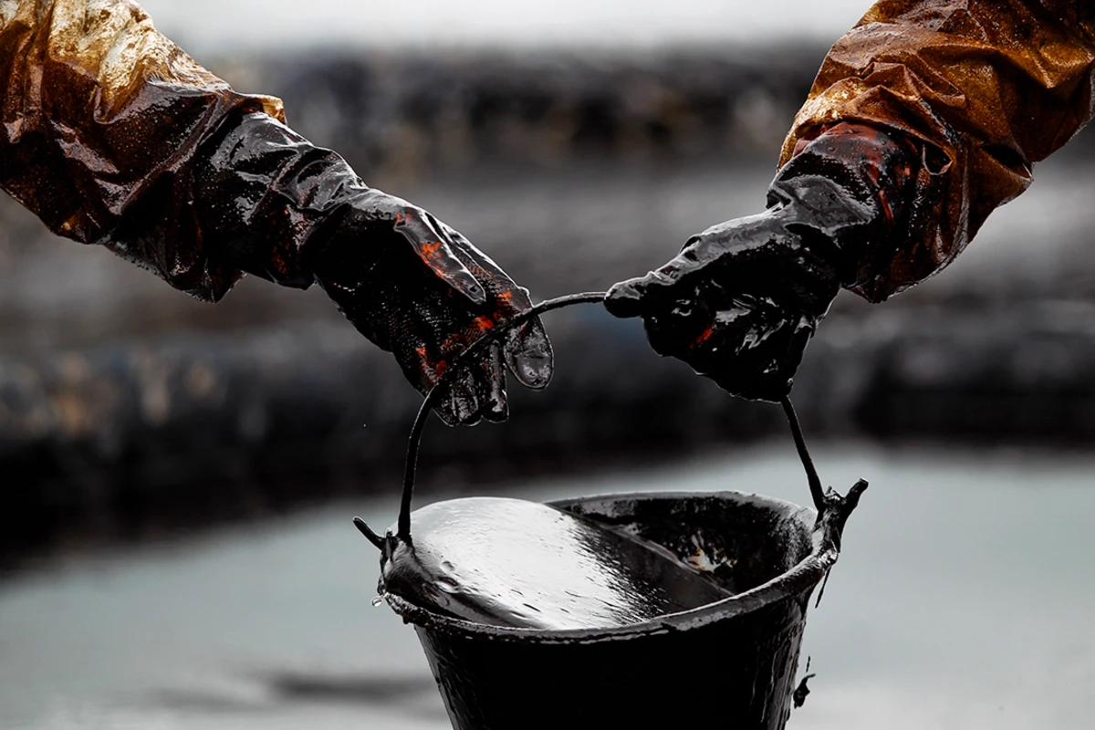 Спрос на нефть снизился на 10 миллионов баррелей в сутки Спрос на нефть снизился на 10 миллионов баррелей в сутки