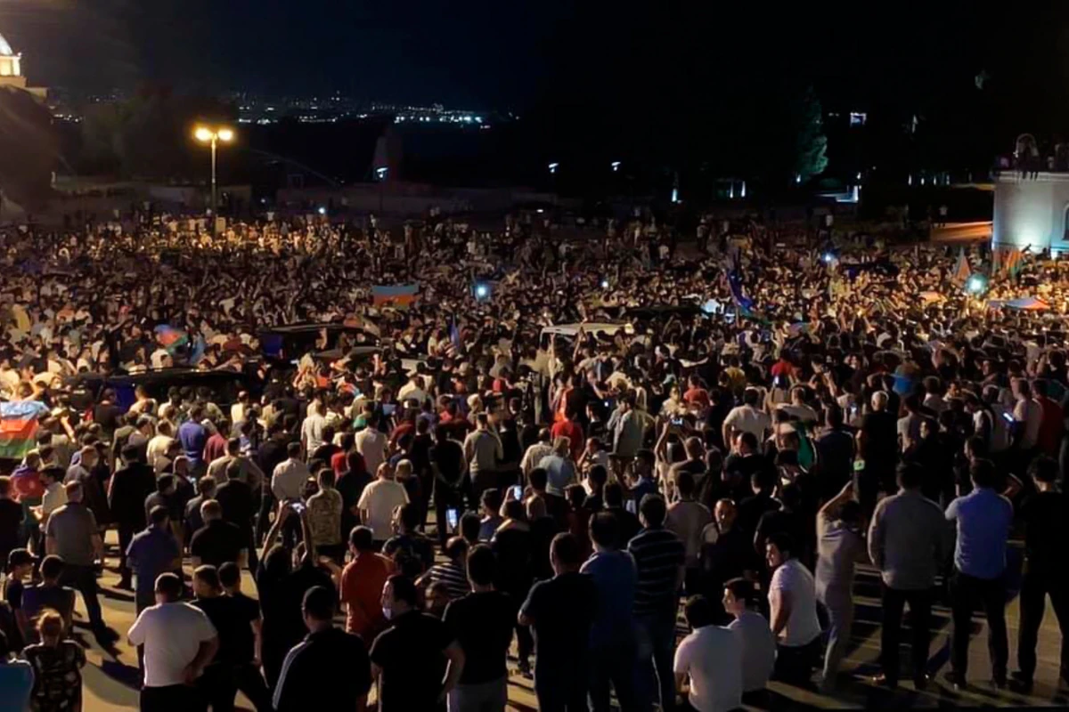 Orduya dəstək yürüşündə nə qədər insan virusa yoluxa bilər? - Həkimin cavabı Orduya dəstək yürüşündə nə qədər insan virusa yoluxa bilər? - Həkimin cavabı
