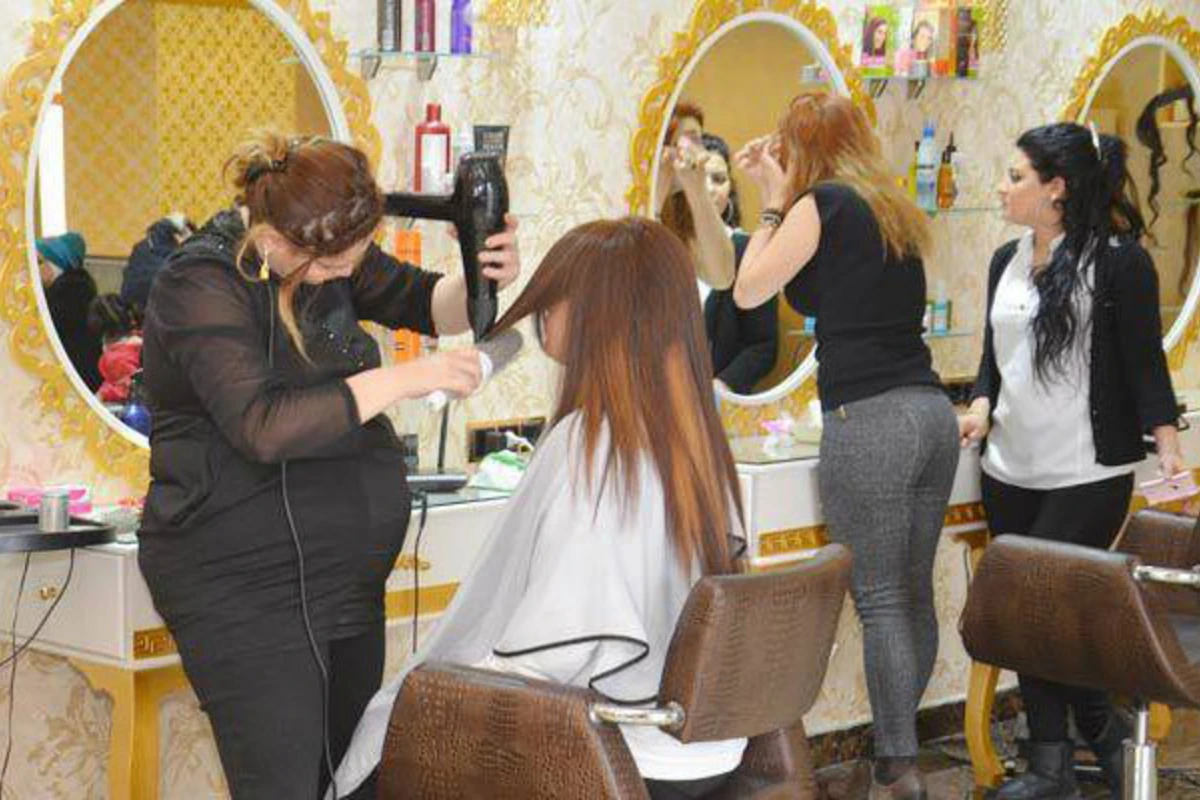 Bərbərxana və gözəllik salonlarının fəaliyyətinə icazə verilir