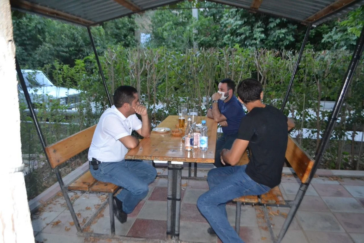 Mingəçevirdə karantini pozan kafe sahibi və müştəriləri cərimələndi - FOTO