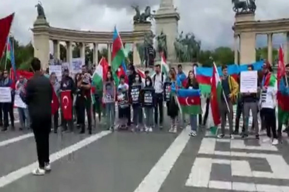 В Венгрии прошла акция в поддержку азербайджанской армии - ВИДЕО