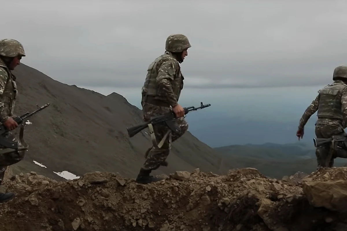 Новые бои на границе Азербайджана и Армении: двое армянских военнослужащих ранены Новые бои на границе Азербайджана и Армении: двое армянских военнослужащих ранены
