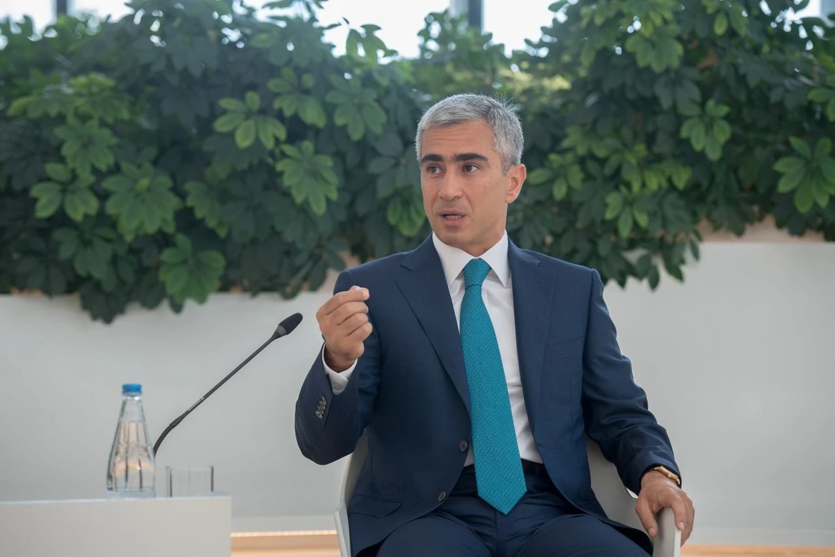 Prezidentin köməkçisi bir sıra ziyalı və ictimai xadimlərlə görüşüb - FOTO