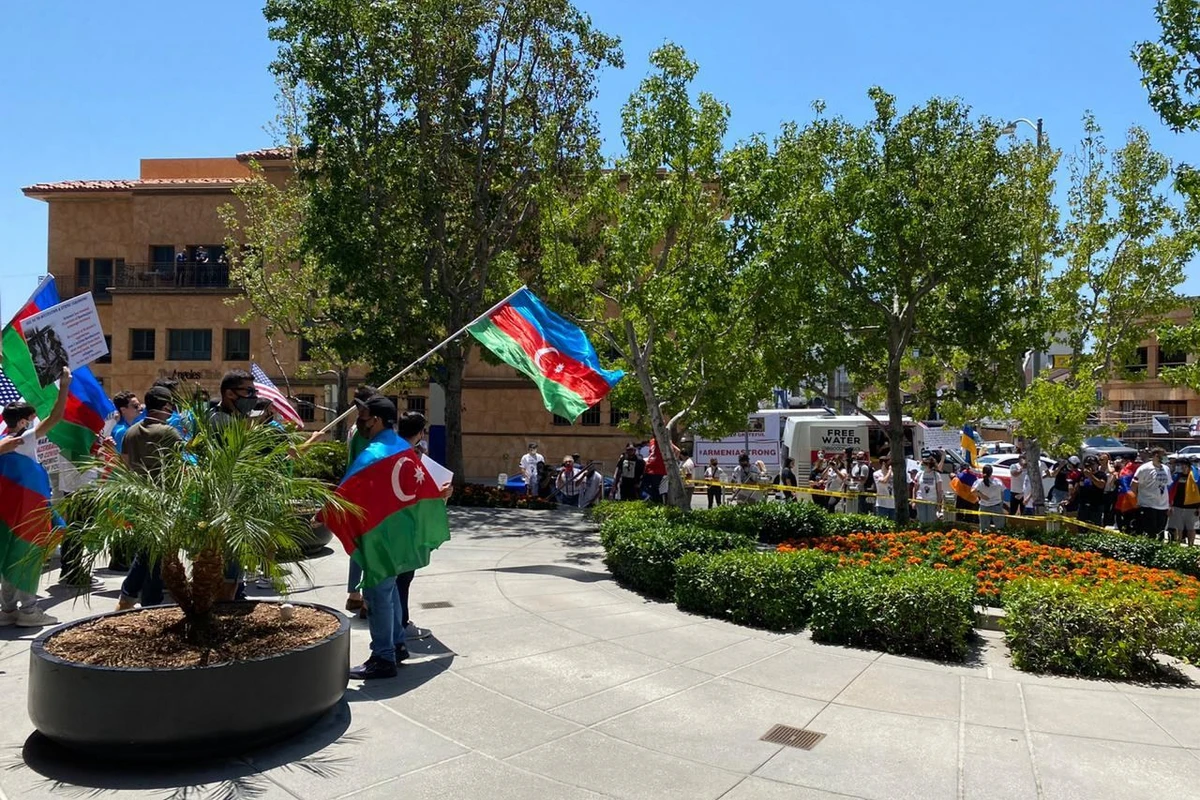 Los Ancelesdə aksiya zamanı azərbaycanlı qadına əl qaldıran erməni saxlanıldı