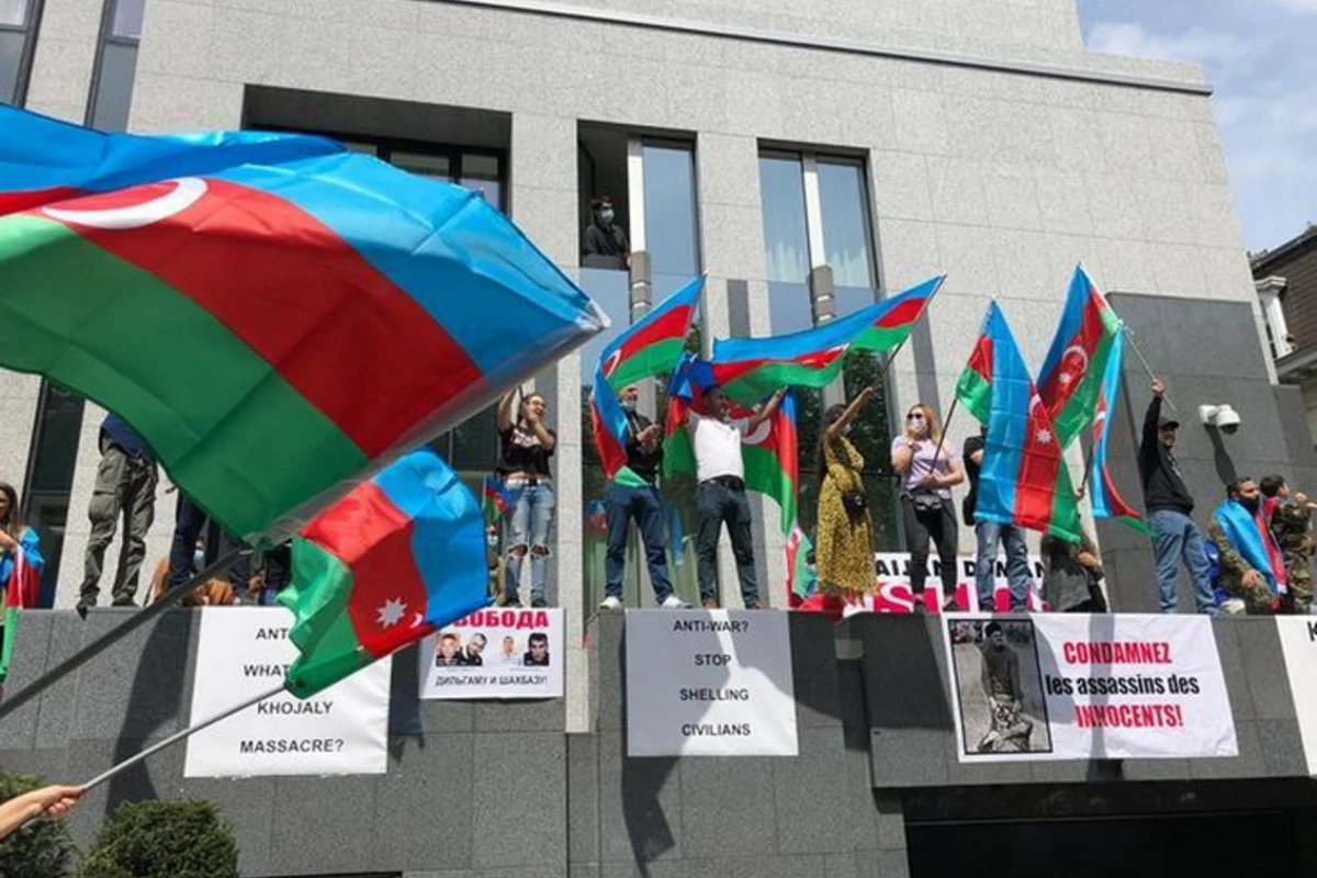 В Брюсселе задержаны 17 армян, напавших на азербайджанцев
