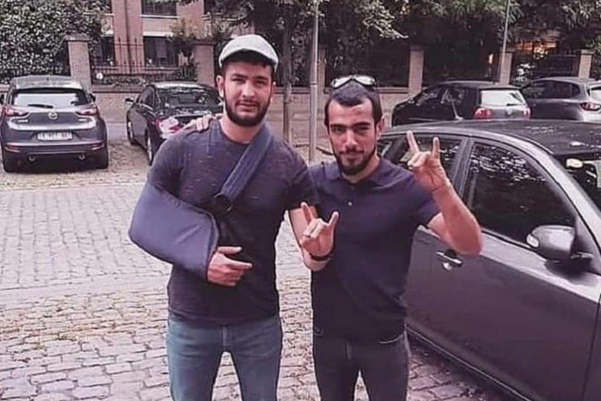 Belçikada ermənilər tərəfindən vəhşicəsinə döyülən Rizvandan xəbər var - VİDEO Belçikada ermənilər tərəfindən vəhşicəsinə döyülən Rizvandan xəbər var - VİDEO