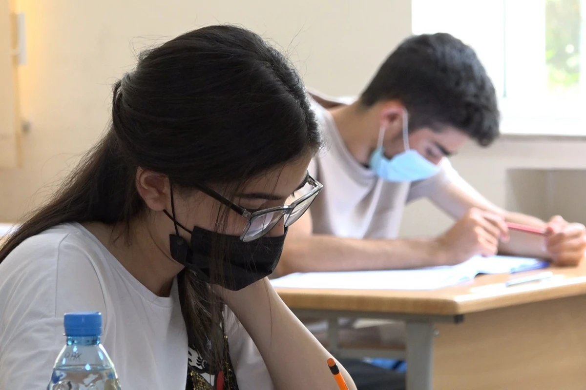 Bu gün Azərbaycanda növbəti buraxılış və qəbul imtahanları keçirilir Bu gün Azərbaycanda növbəti buraxılış və qəbul imtahanları keçirilir