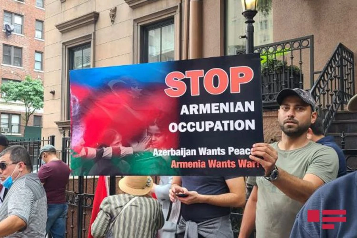 Nyu-Yorkda Azərbaycan Ordusuna dəstək aksiyası keçirilib - FOTO Nyu-Yorkda Azərbaycan Ordusuna dəstək aksiyası keçirilib - FOTO