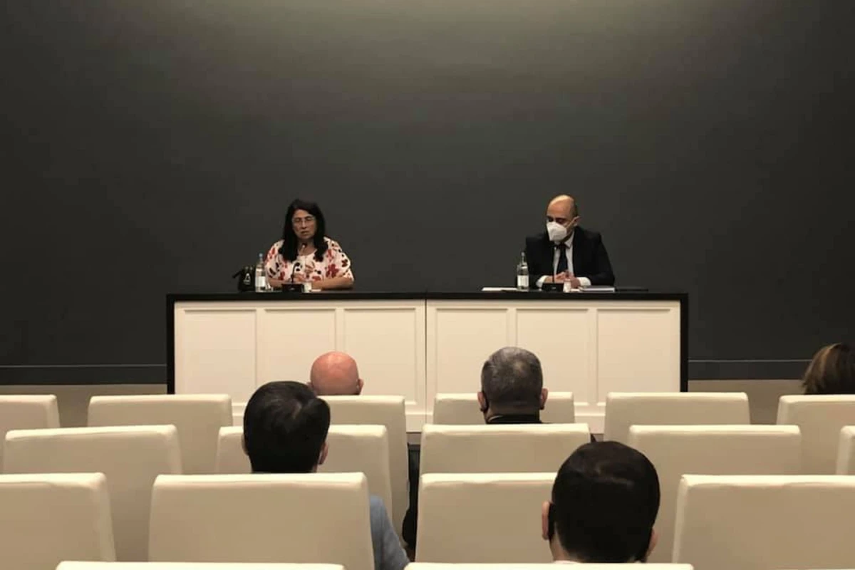 Yeni nazir Təhsil Nazirliyinin kollektivinə təqdim olunub - FOTO