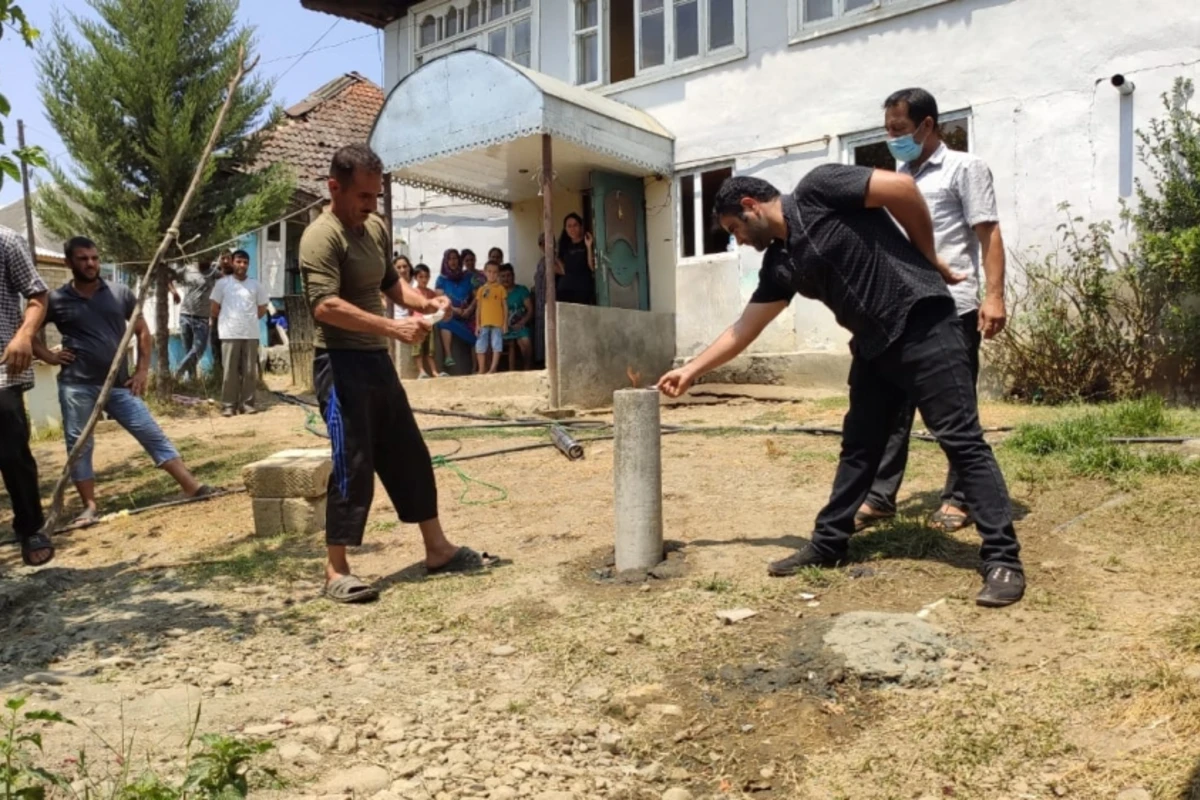 Lənkəran sakininin qazdığı su quyusundan təbii qaz çıxıb - VİDEO
