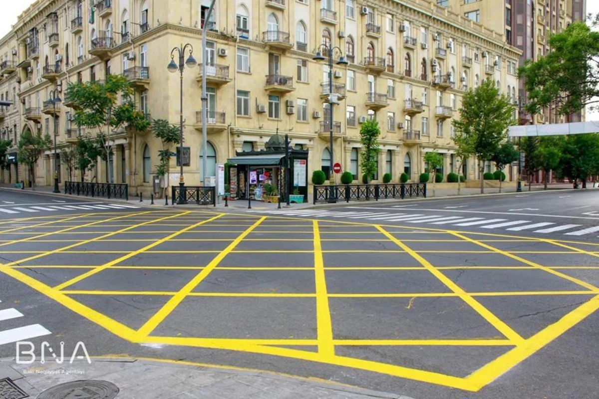 В Баку начался новый этап применения желтых разметок на дорогах - ФОТО В Баку начался новый этап применения желтых разметок на дорогах - ФОТО