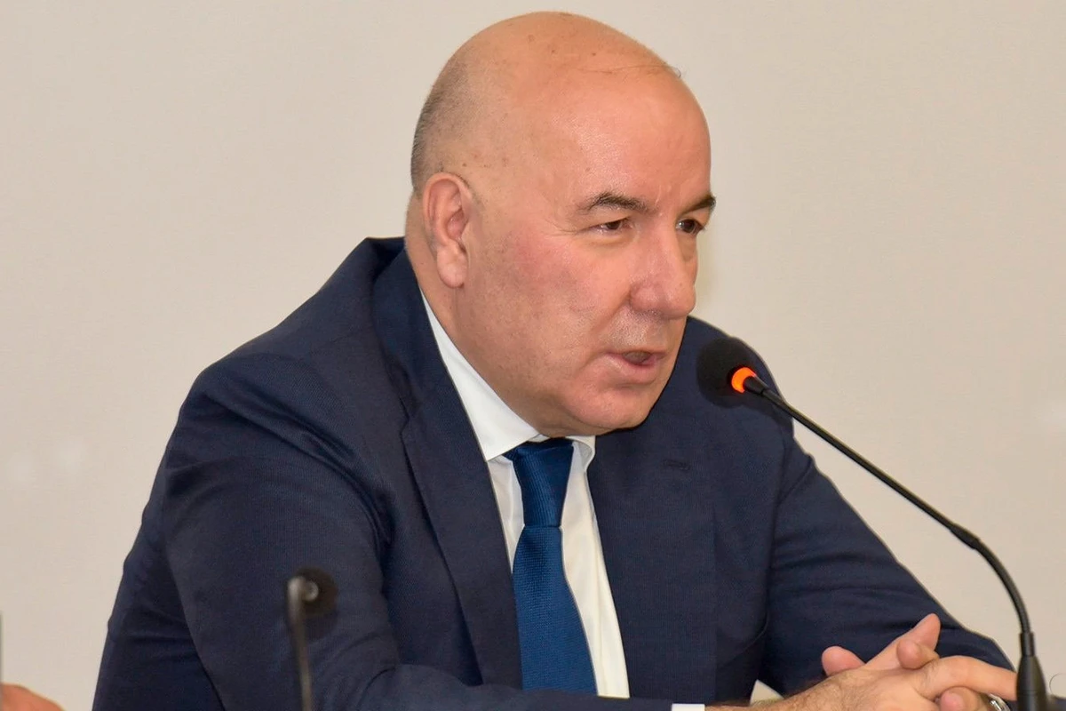 Elman Rüstəmov: “Bloklanmış əmanətlərlə bağlı qərar veriləcək” Elman Rüstəmov: “Bloklanmış əmanətlərlə bağlı qərar veriləcək”