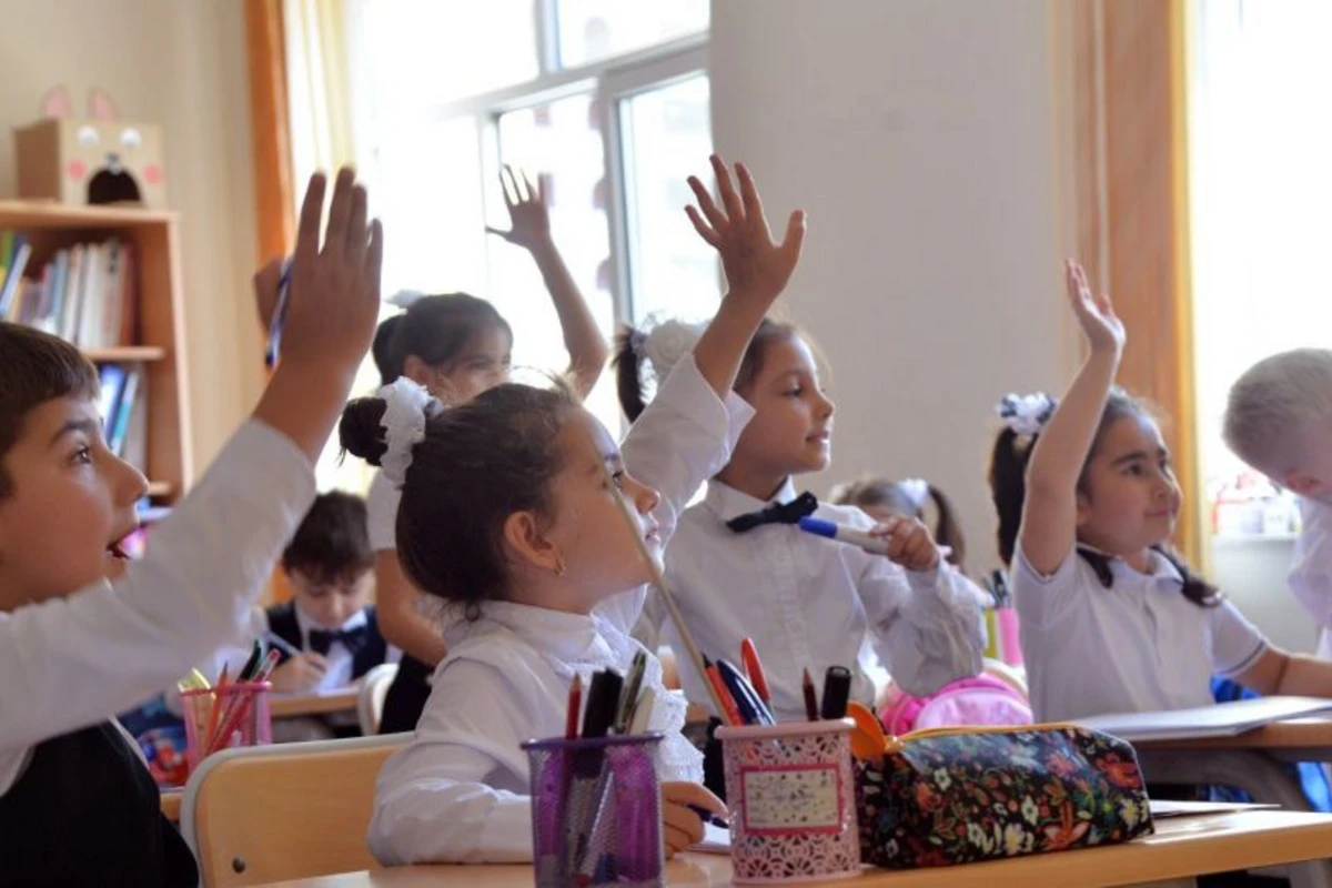 Dərslər sentyabrın 15-i başlayır? Dərslər sentyabrın 15-i başlayır?