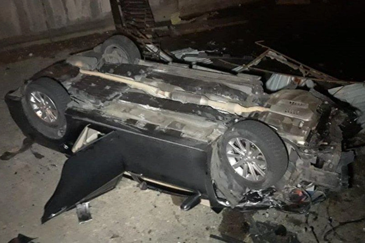Ağstafada avtomobil körpüdən aşıb, xəsarət alan var