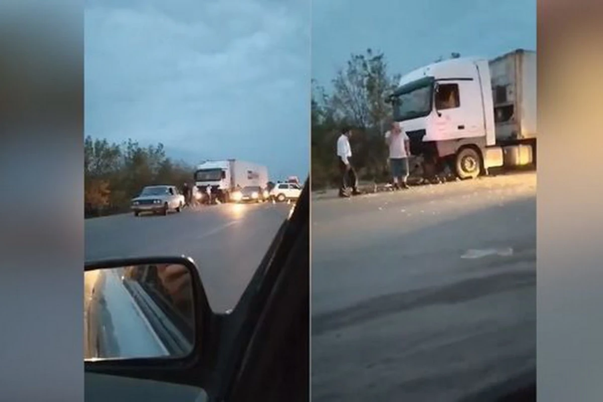 Yük maşını “Niva” ilə toqquşdu: Xəsarət alanlar var - VİDEO