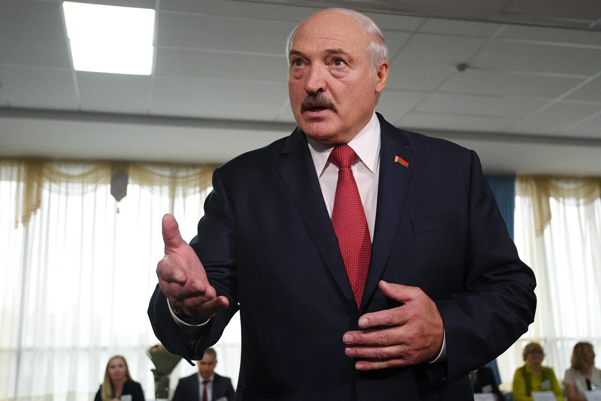 Лукашенко поделился рецептом борьбы с коронавирусом