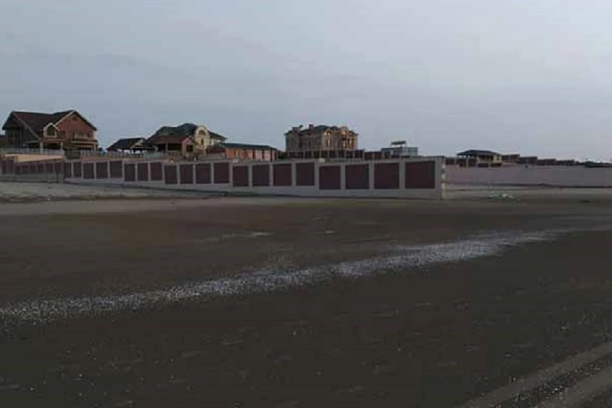 Pirşağıda villa sahibləri dənizi yenidən hasara alıb - FOTO Pirşağıda villa sahibləri dənizi yenidən hasara alıb - FOTO