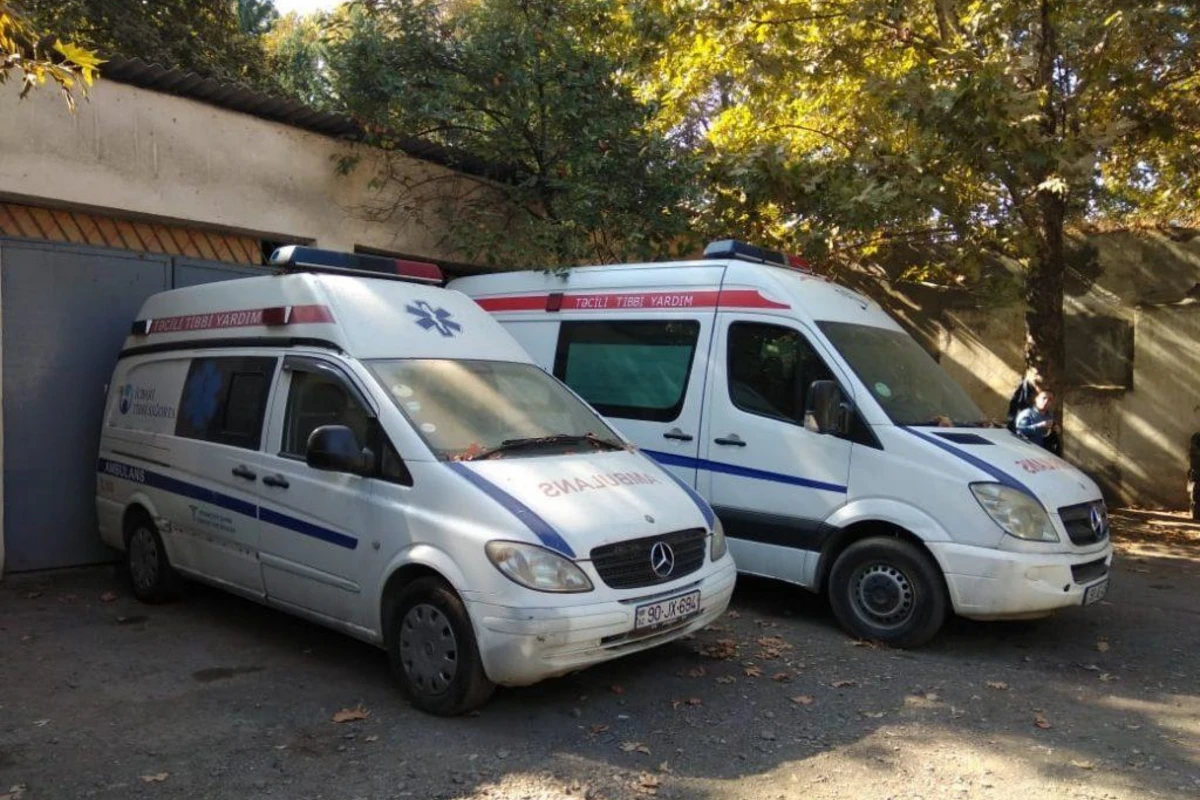 Koronavirusla mübarizəyə cəlb olunan həkimə şiddətli töhmət verilib Koronavirusla mübarizəyə cəlb olunan həkimə şiddətli töhmət verilib
