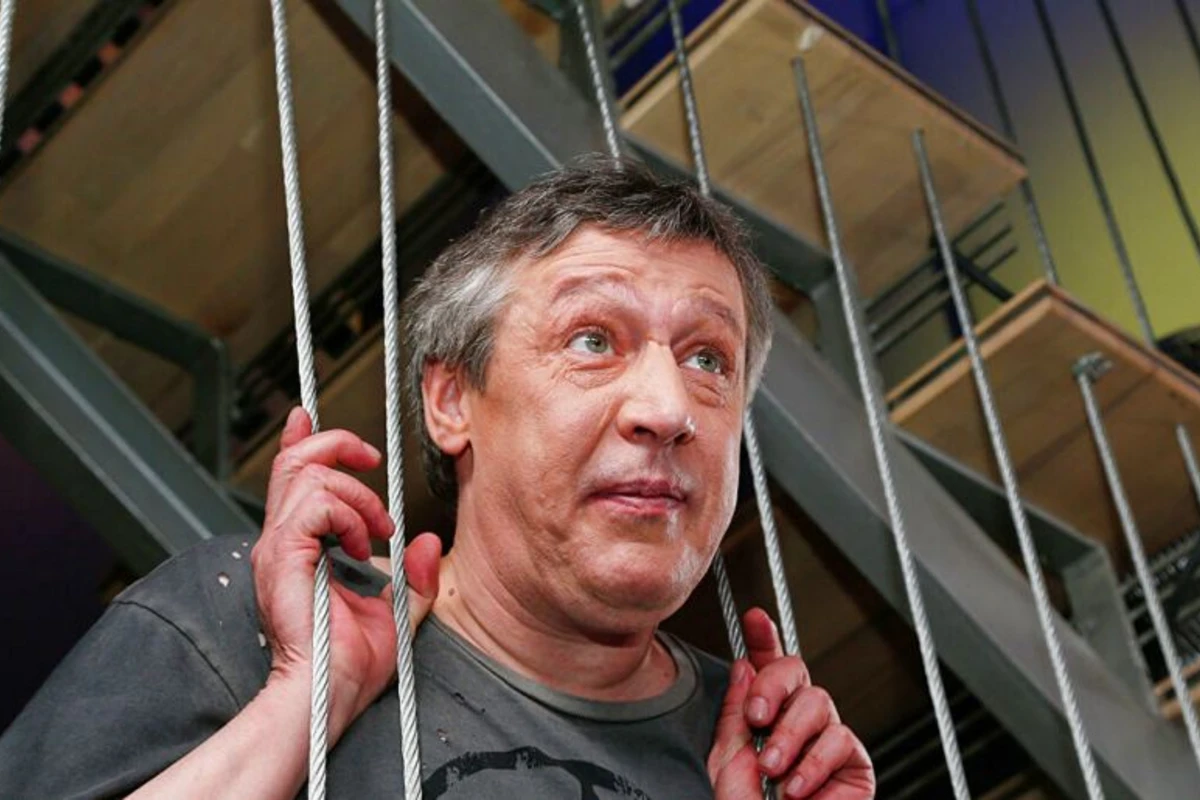 Скандальный актер Ефремов не признал вину в смертельном ДТП Скандальный актер Ефремов не признал вину в смертельном ДТП
