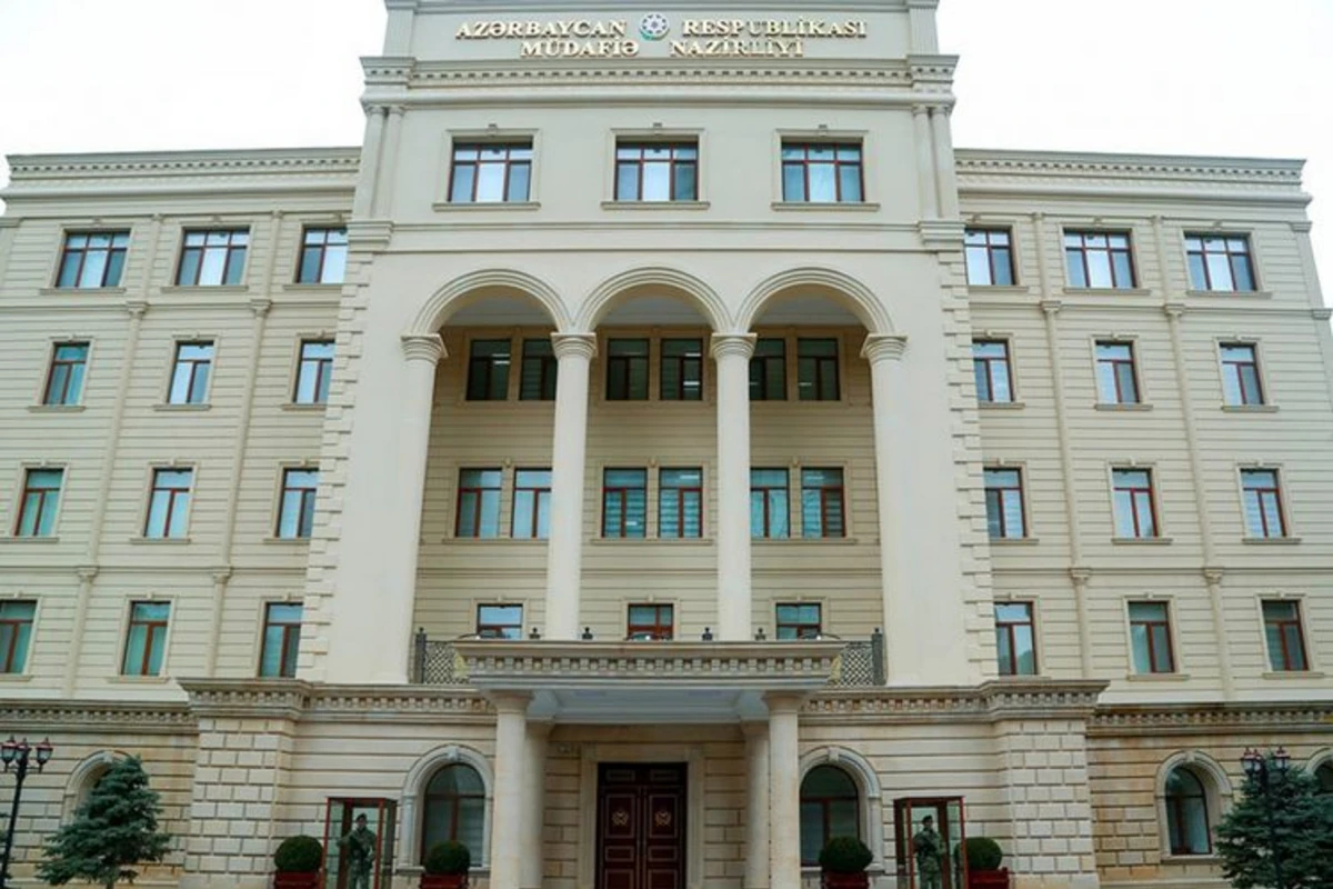 Müdafiə Nazirliyi hərbi xidmət keçmək istəyənlərə müraciət edib Müdafiə Nazirliyi hərbi xidmət keçmək istəyənlərə müraciət edib