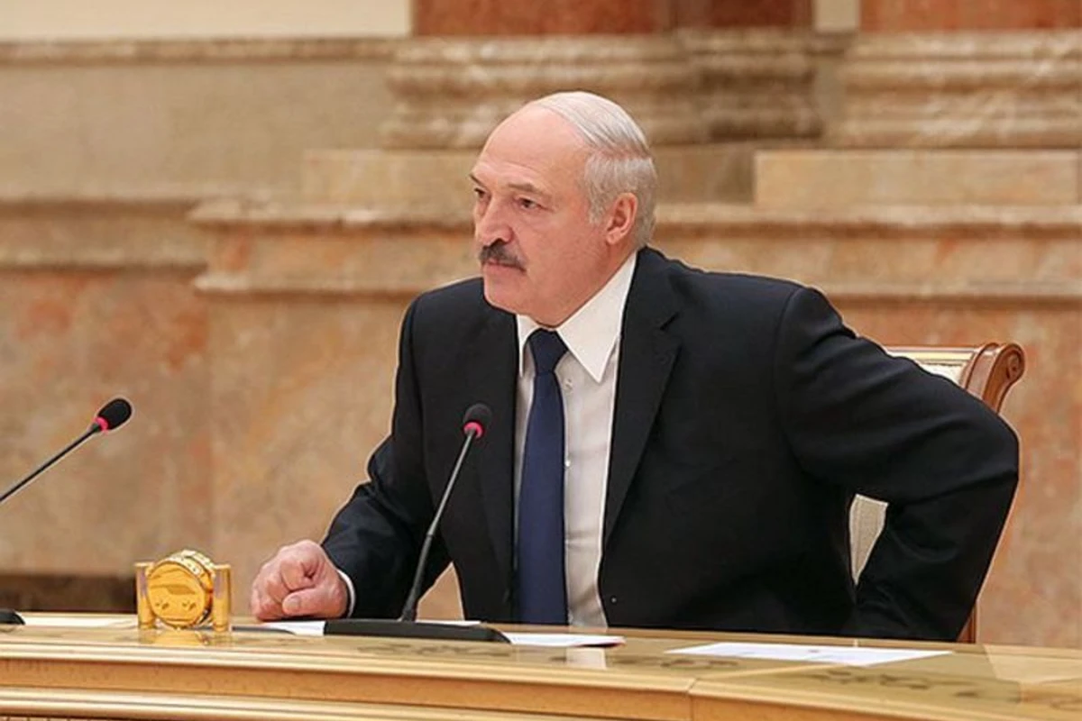 Лукашенко пригласил в Беларусь генпрокуроров Украины и РФ по делу 33-х богатырей
