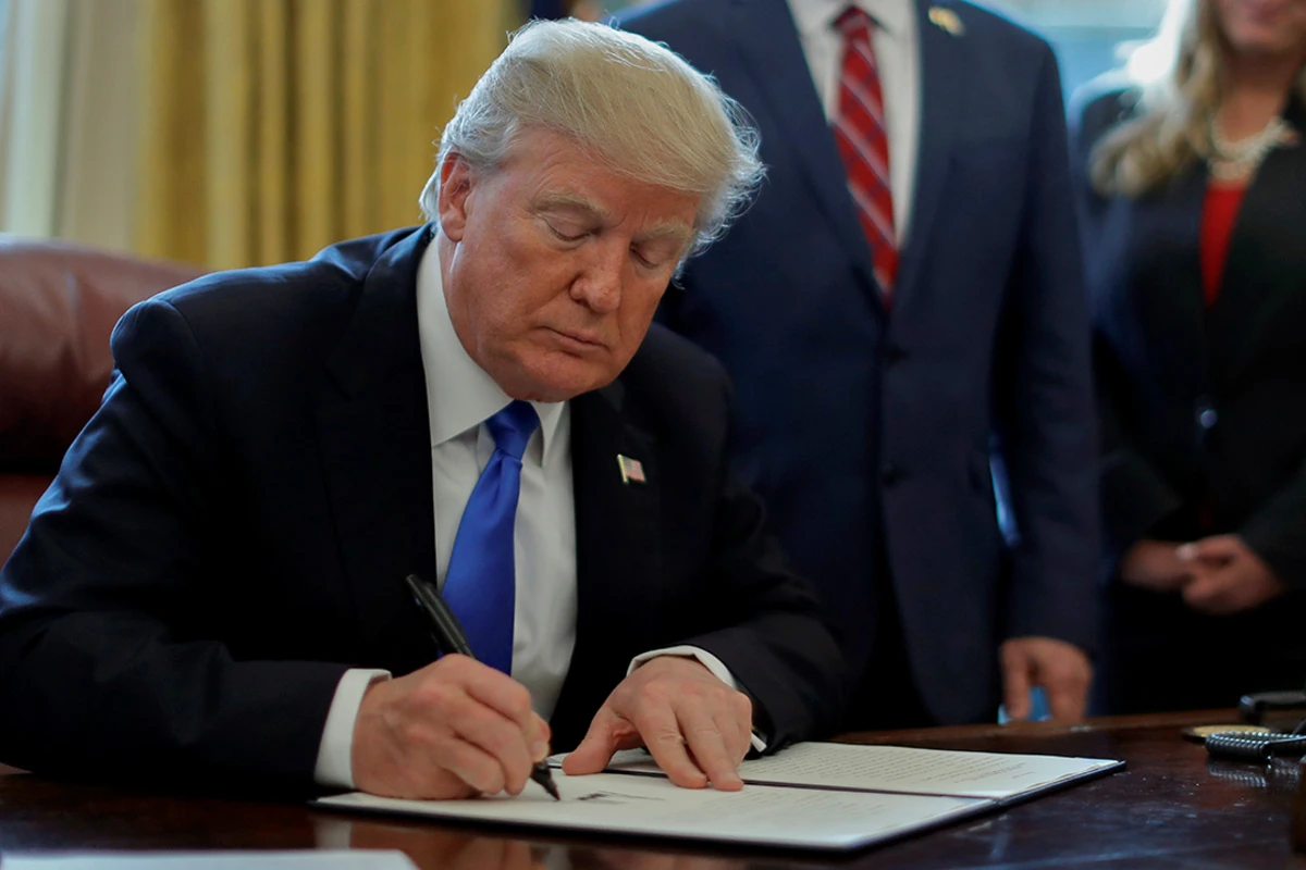 Трамп подписал указ в связи с TikTok Трамп подписал указ в связи с TikTok