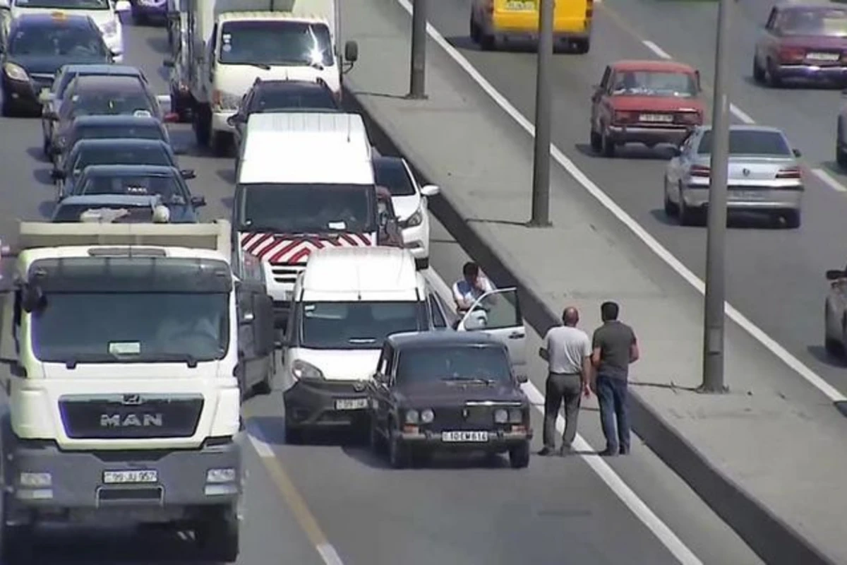 Bakının Ziya Bünyadov prospektində bir gündə 5 yol qəzası olub