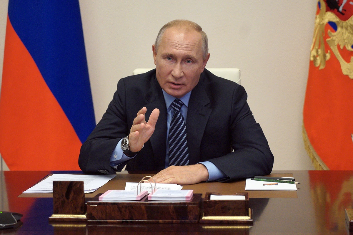 Путин поручил привить от гриппа до 60% населения России