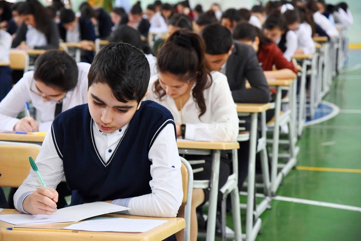 Sabahdan liseylərin V siniflərinə qeydiyyat başlayır Sabahdan liseylərin V siniflərinə qeydiyyat başlayır