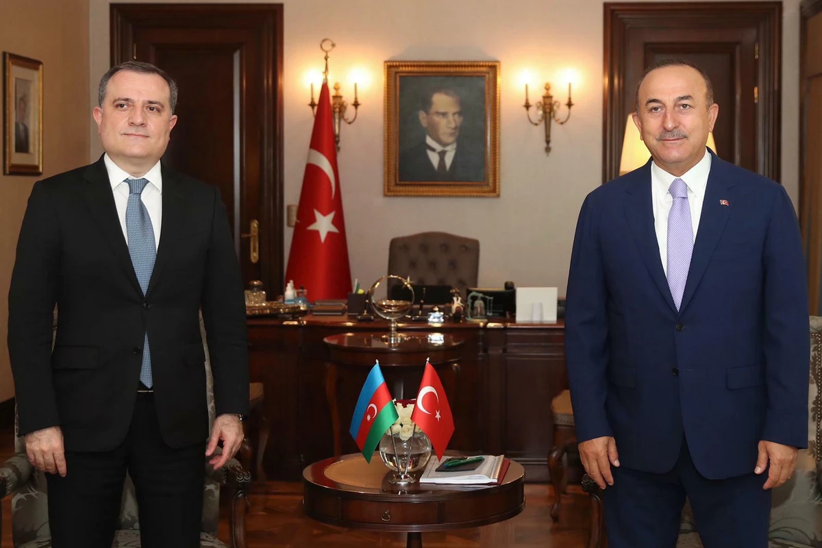 Azərbaycan və Türkiyə XİN başçılarının təkbətək görüşü keçirilir