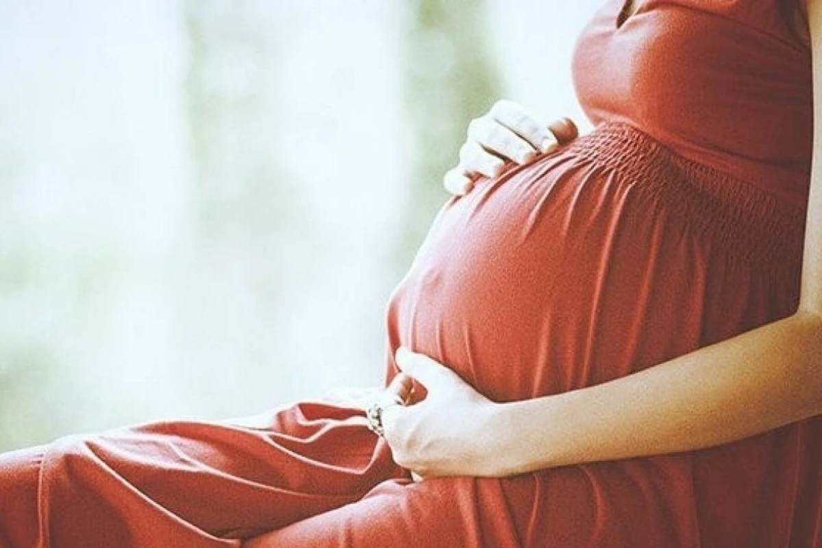 Azərbaycanda DƏHŞƏT – 60 yaşlı müəllim 15 yaşlı qızı hamilə buraxdı Azərbaycanda DƏHŞƏT – 60 yaşlı müəllim 15 yaşlı qızı hamilə buraxdı