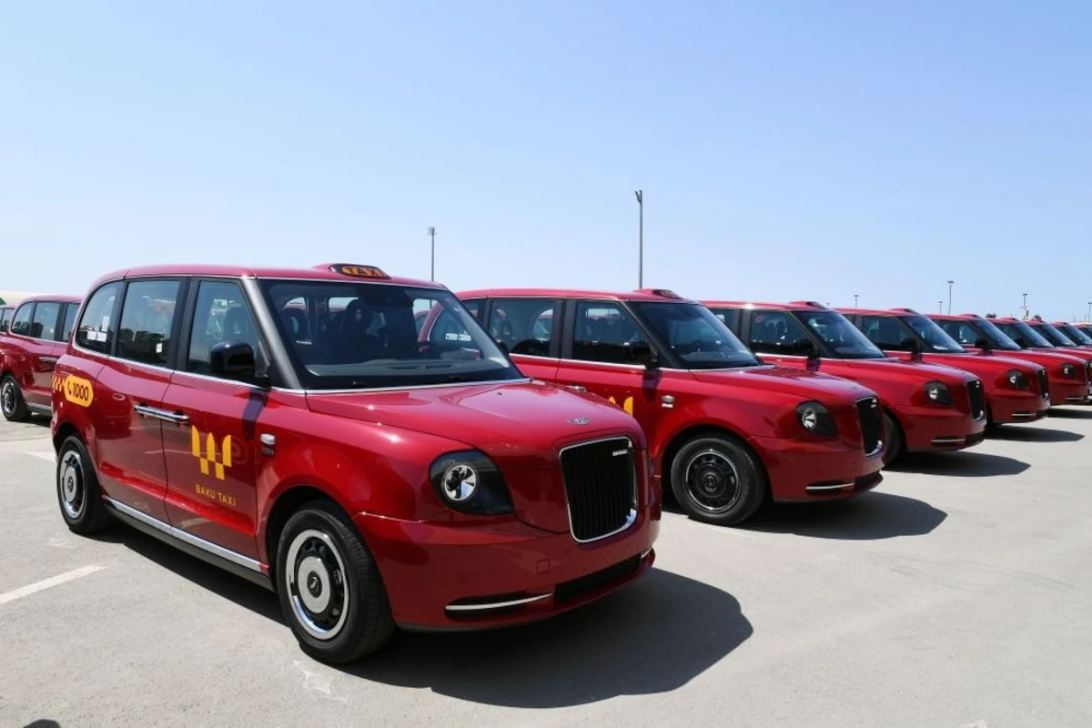 Из доставленных в Азербайджан новых такси 10 уже введены в эксплуатацию - ФОТО Из доставленных в Азербайджан новых такси 10 уже введены в эксплуатацию - ФОТО
