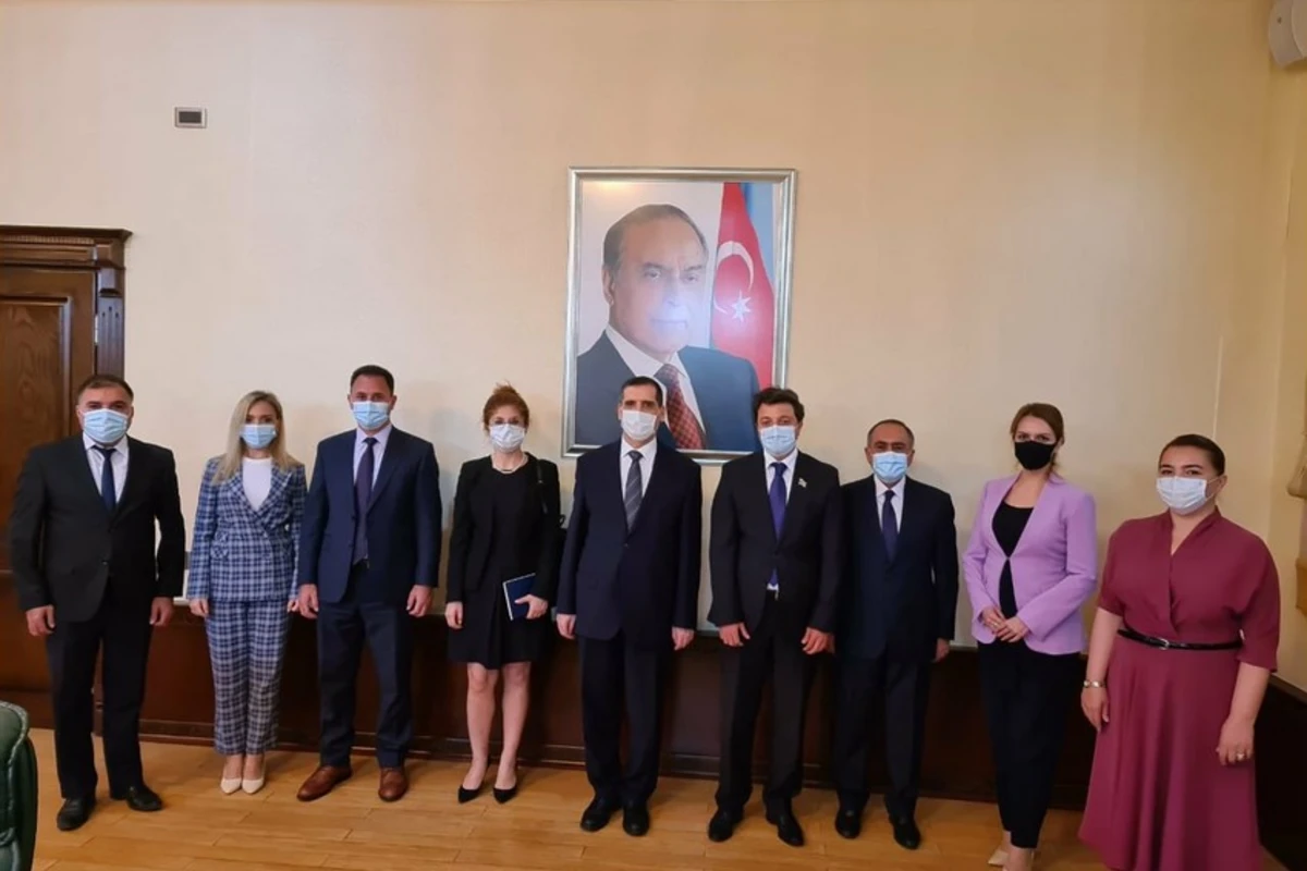 Türkiyə səfiri Qarabağın azərbaycanlı icmasının rəhbəri ilə görüşüb