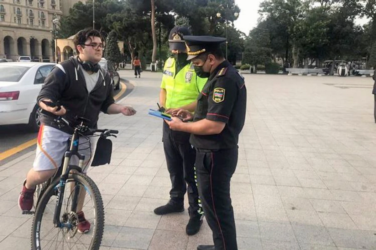 Bakı polisi velosipedçilərə qarşı reyd keçirib Bakı polisi velosipedçilərə qarşı reyd keçirib